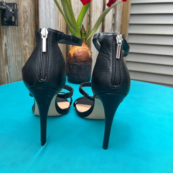 Steve Madden Feelya Black Strappy Heels Women’s Size 9M - Picture 6 of 10